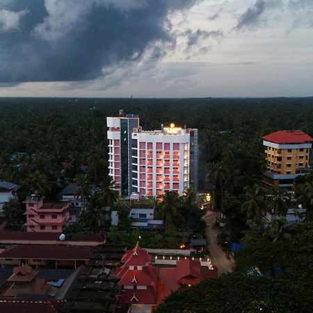 The Habitat Suites Guruvāyūr Extérieur photo