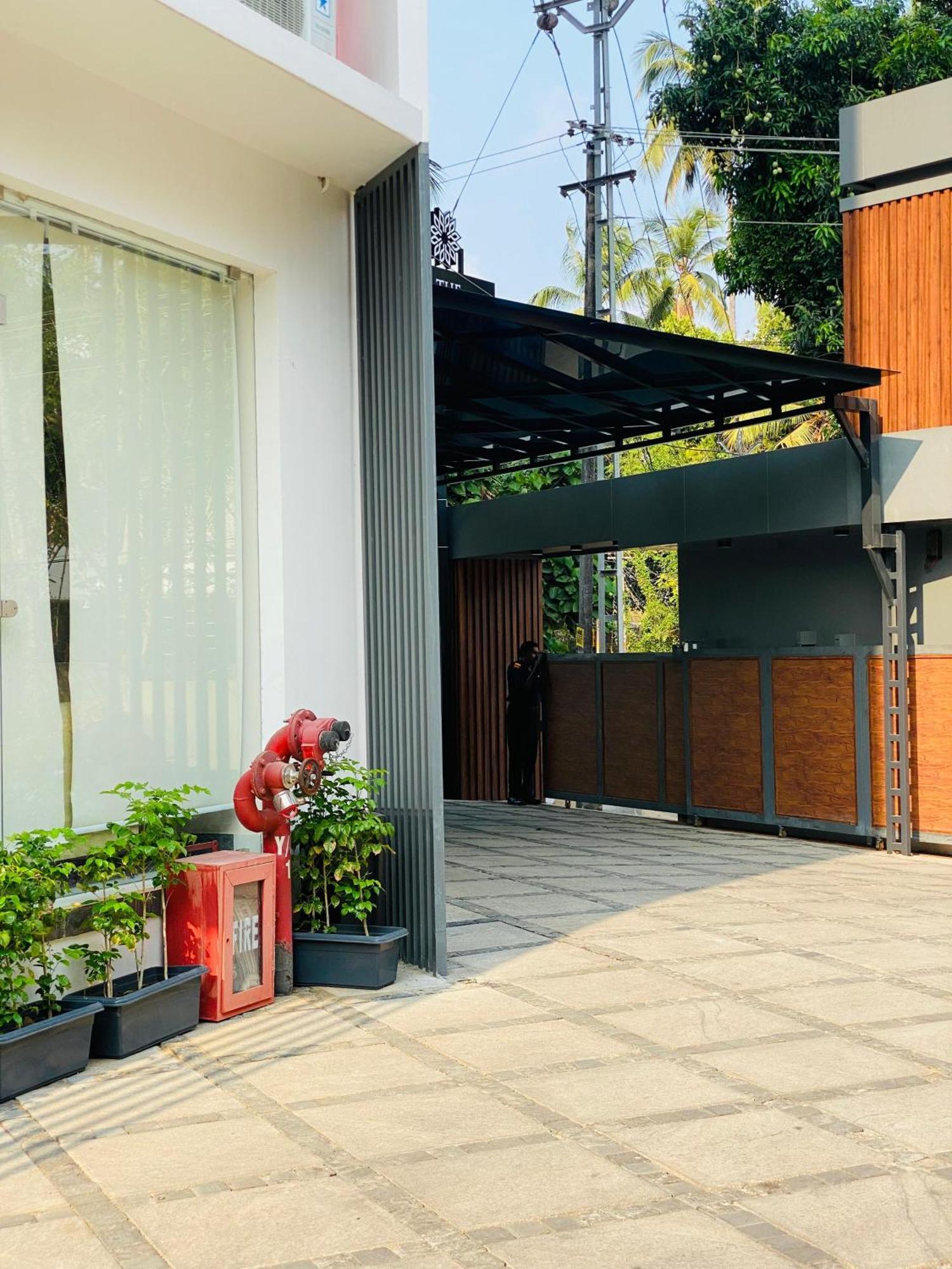 The Habitat Suites Guruvāyūr Extérieur photo