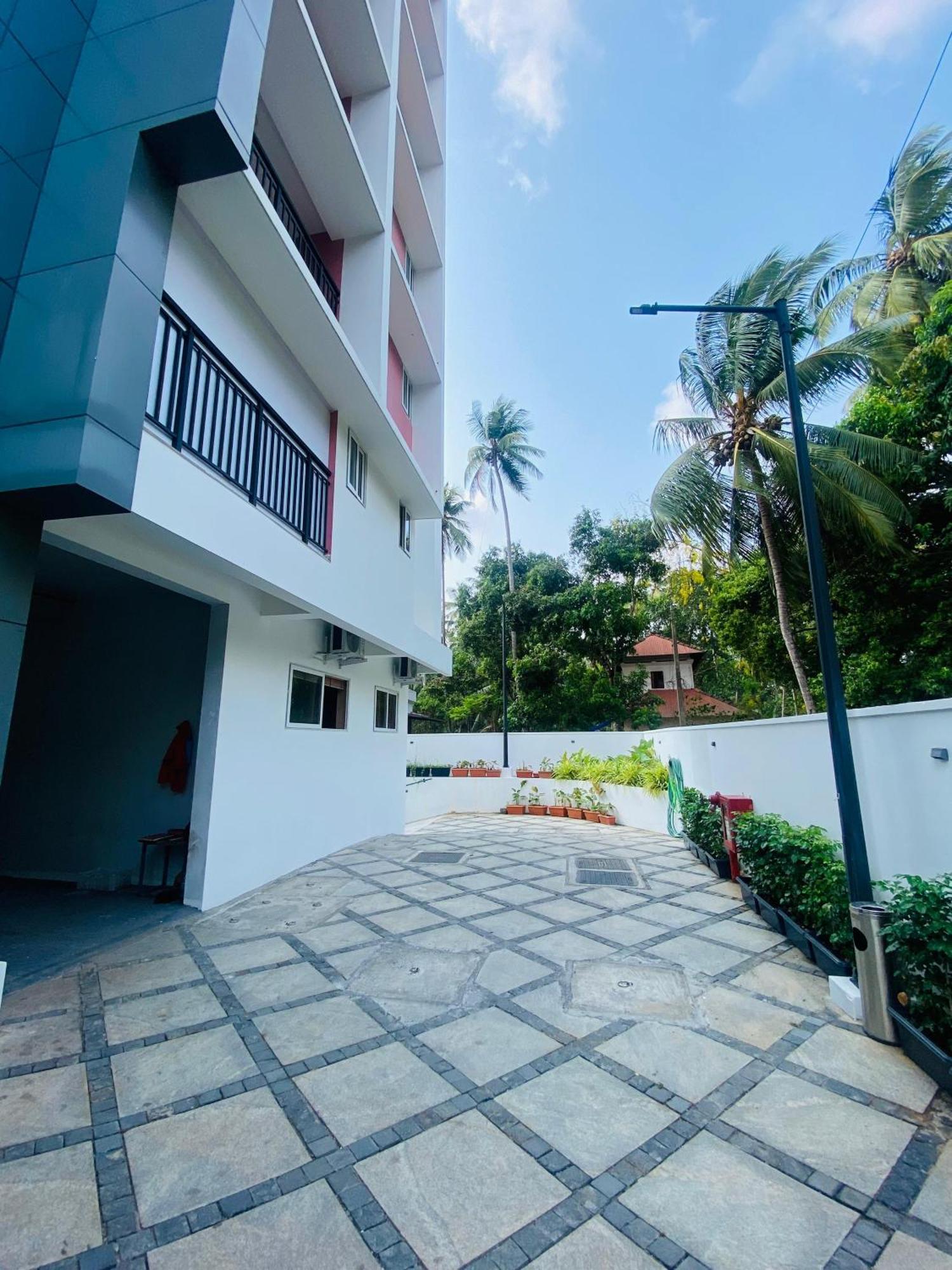 The Habitat Suites Guruvāyūr Extérieur photo