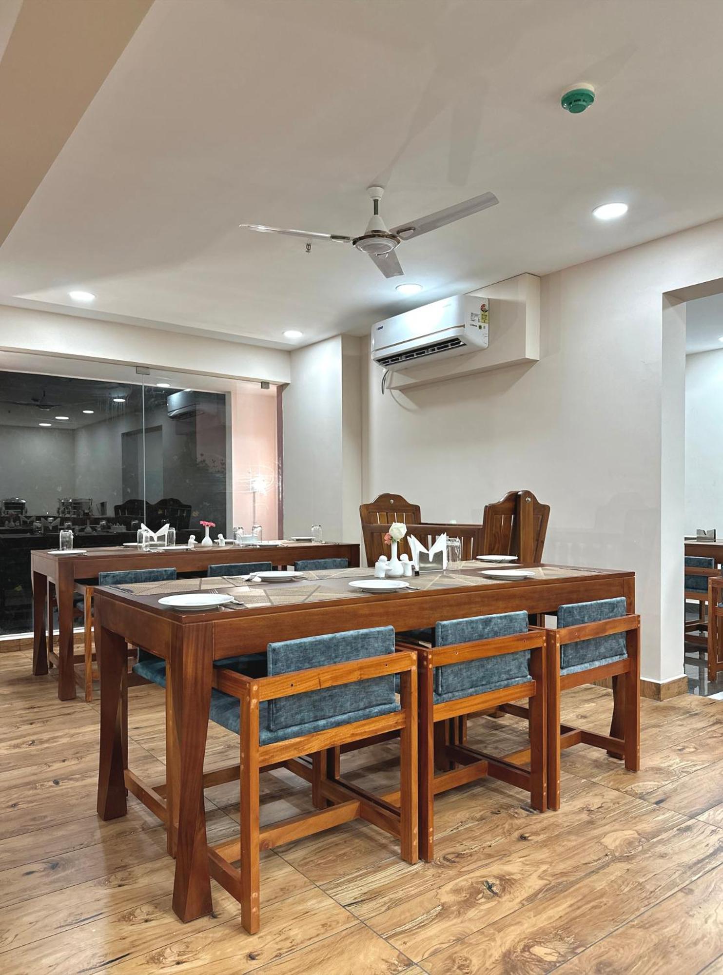 The Habitat Suites Guruvāyūr Extérieur photo