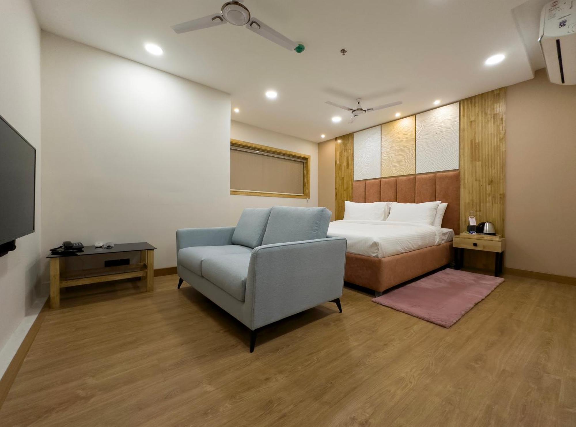 The Habitat Suites Guruvāyūr Extérieur photo