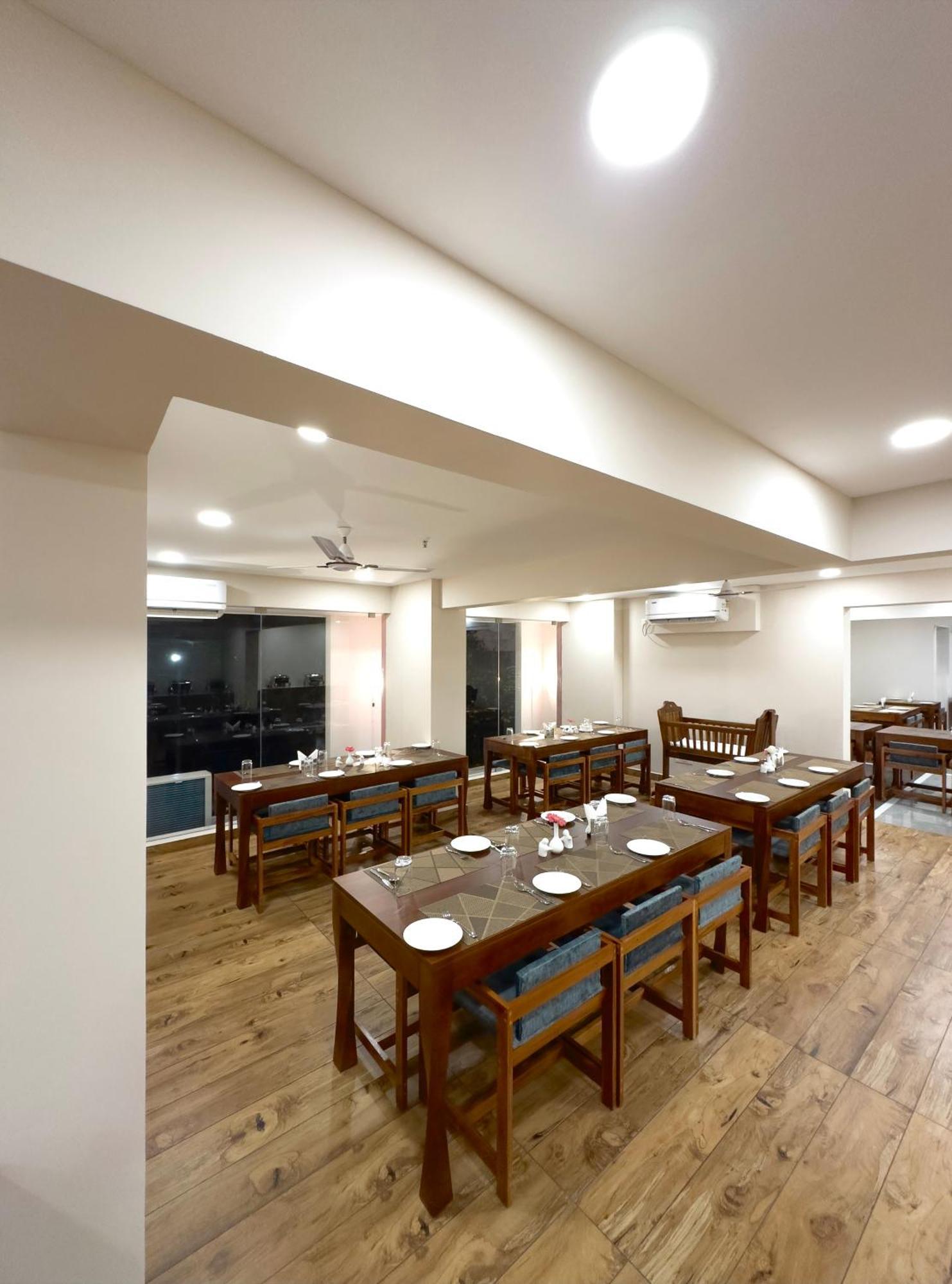 The Habitat Suites Guruvāyūr Extérieur photo