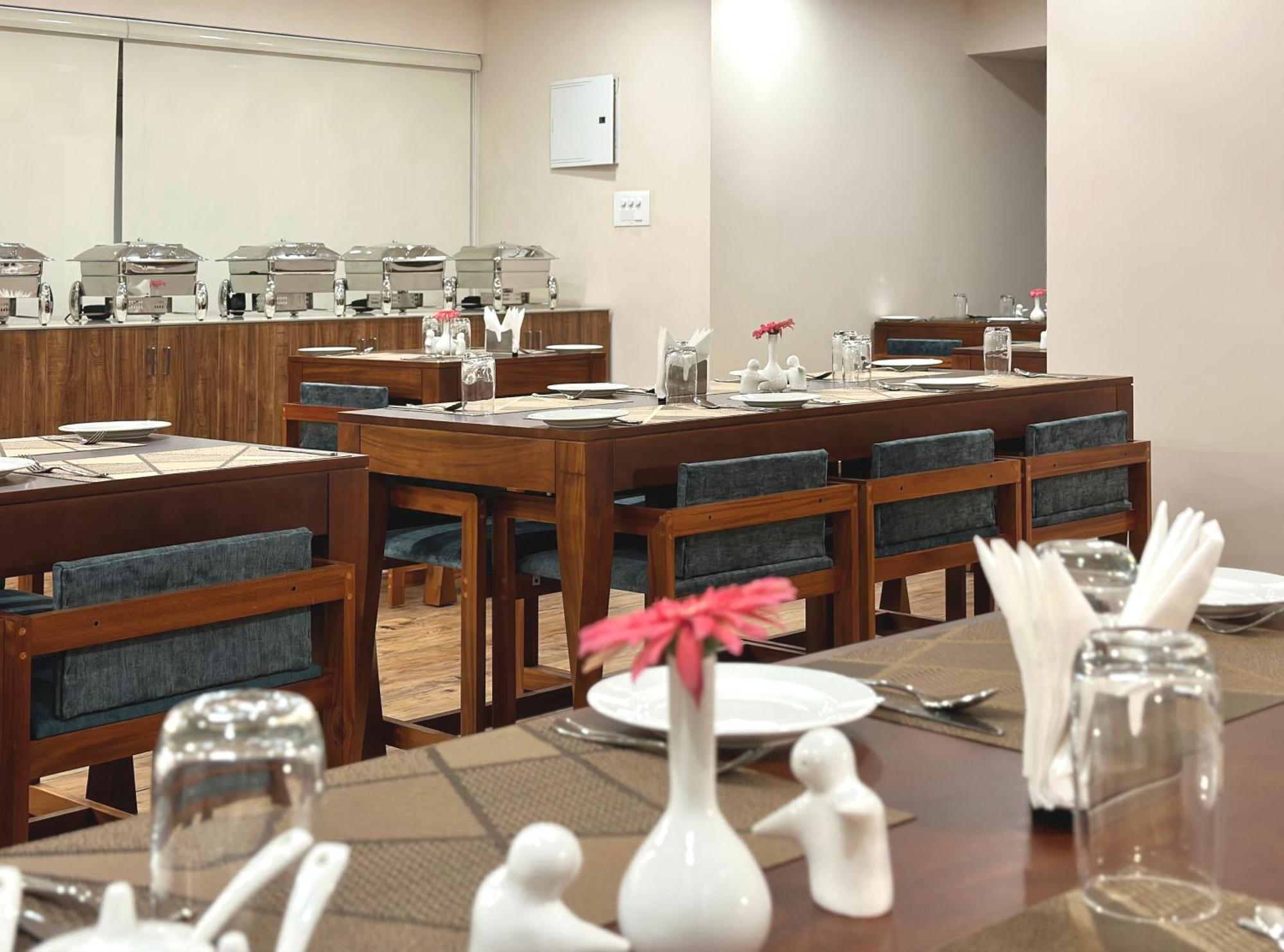 The Habitat Suites Guruvāyūr Extérieur photo